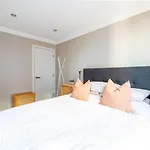 Capital Modern One Bedroom Apartment In Clapham