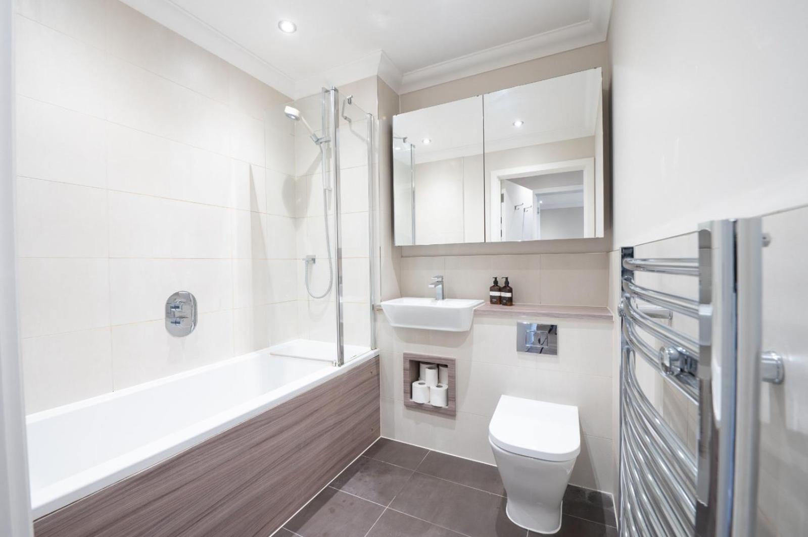 Capital Modern One Bedroom In Clapham * Londra